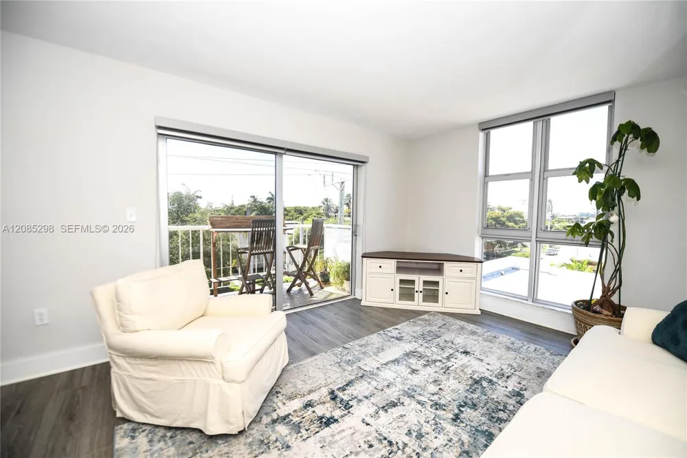8305 Crespi Blvd #4D Miami Beach, FL 33141