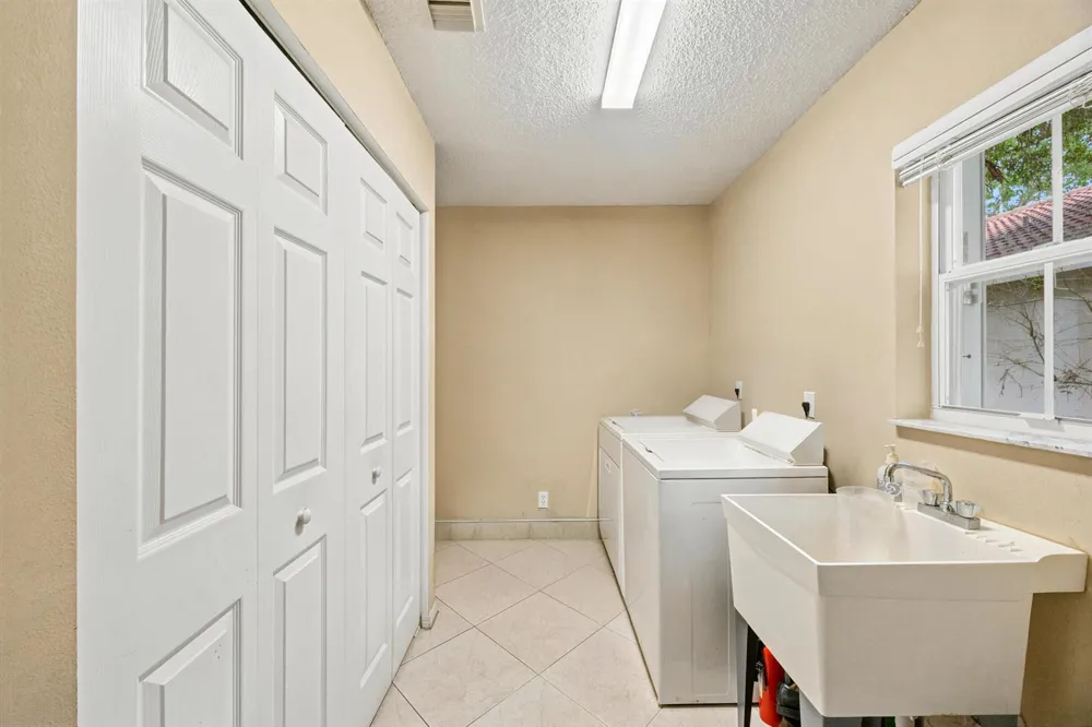 4151 NW 62nd Drive Coconut Creek, FL 33073