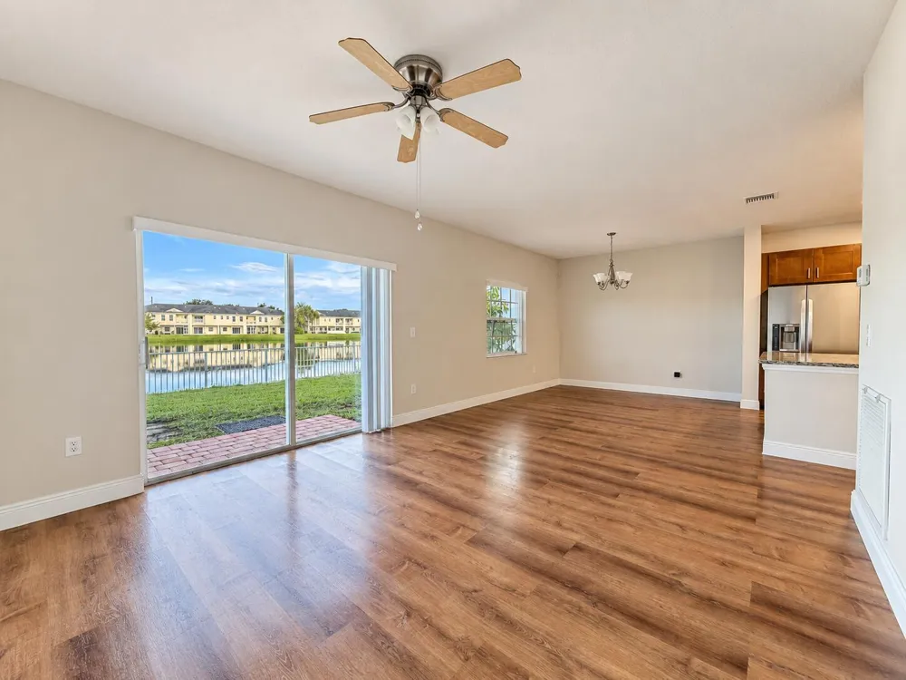 4114 EMERALD Vista Lake Worth, FL 33461