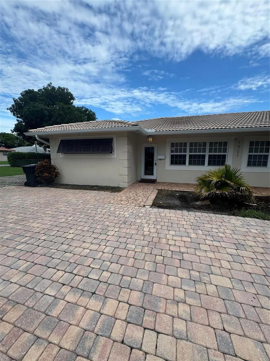 1921 NE 29TH STREET Lighthouse Point, FL 33064