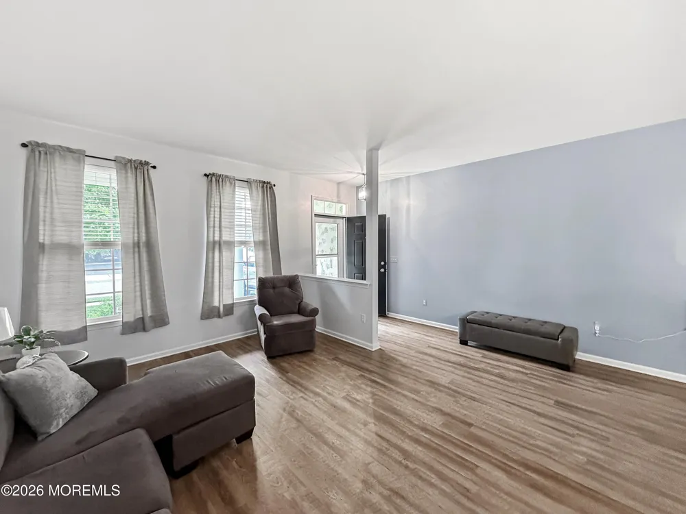 2 Warwick Court Barnegat, NJ 08005