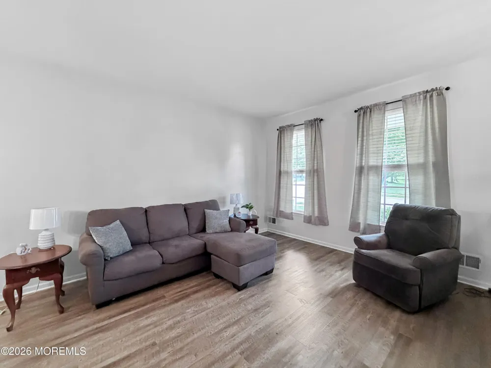 2 Warwick Court Barnegat, NJ 08005