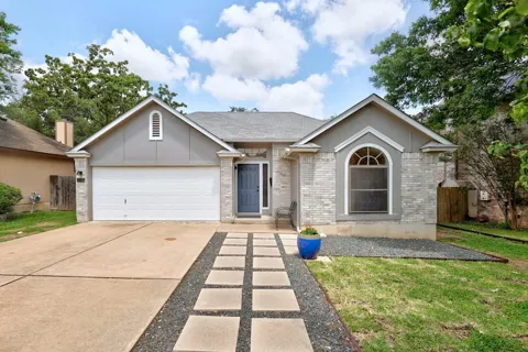 1205 Forest Oaks Path