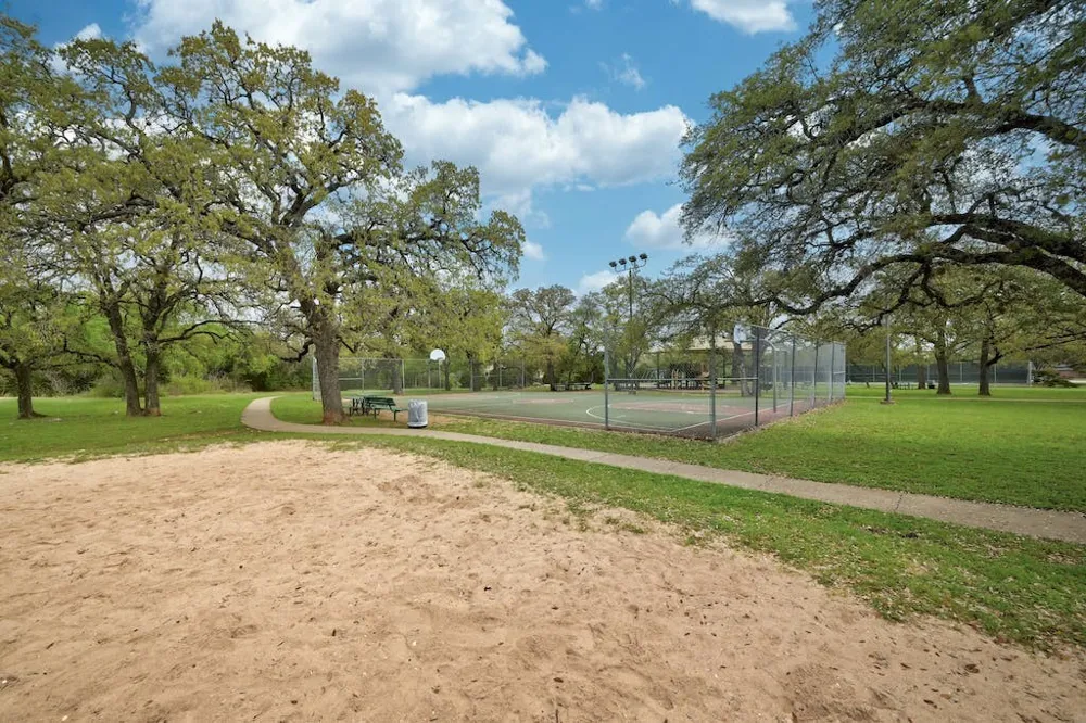 1205 Forest Oaks Path Cedar Park, TX 78613