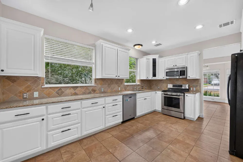 8109 Ganttcrest Drive Austin, TX 78749