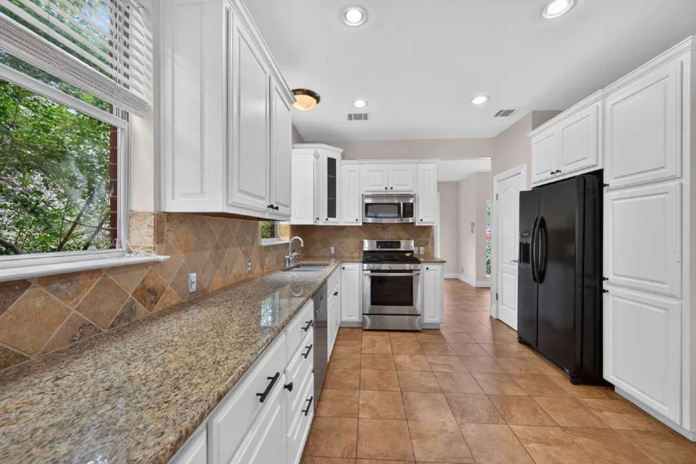 8109 Ganttcrest Drive Austin, TX 78749