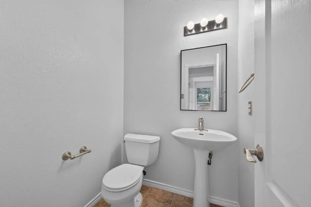 8109 Ganttcrest Drive Austin, TX 78749