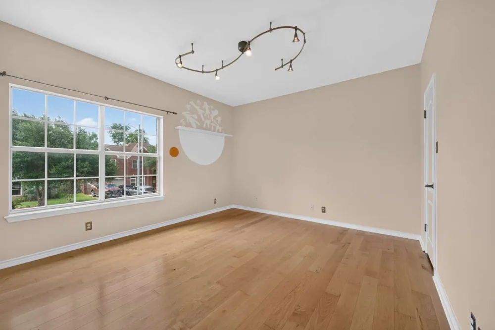 8109 Ganttcrest Drive Austin, TX 78749