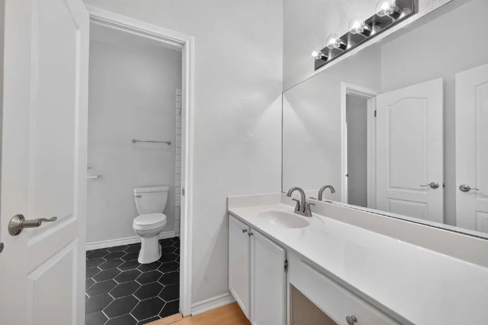 8109 Ganttcrest Drive Austin, TX 78749