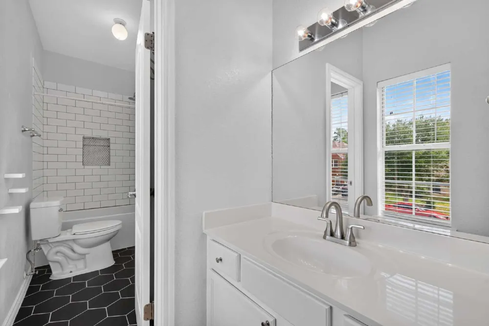 8109 Ganttcrest Drive Austin, TX 78749