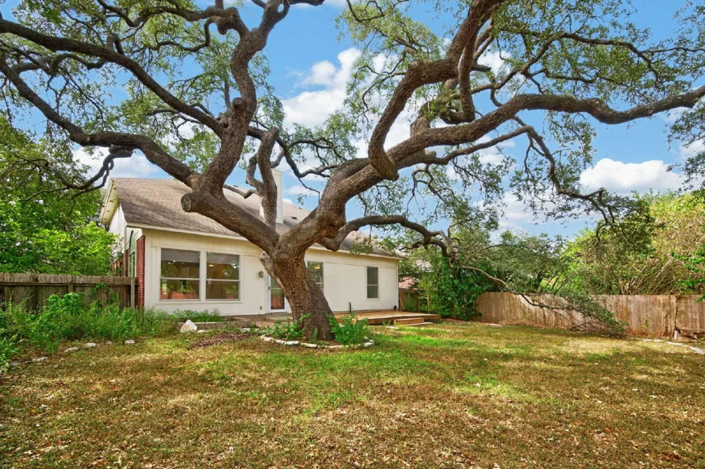 8109 Ganttcrest Drive Austin, TX 78749