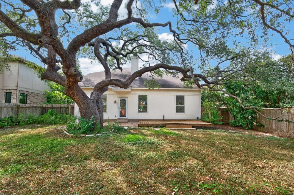 8109 Ganttcrest Drive Austin, TX 78749