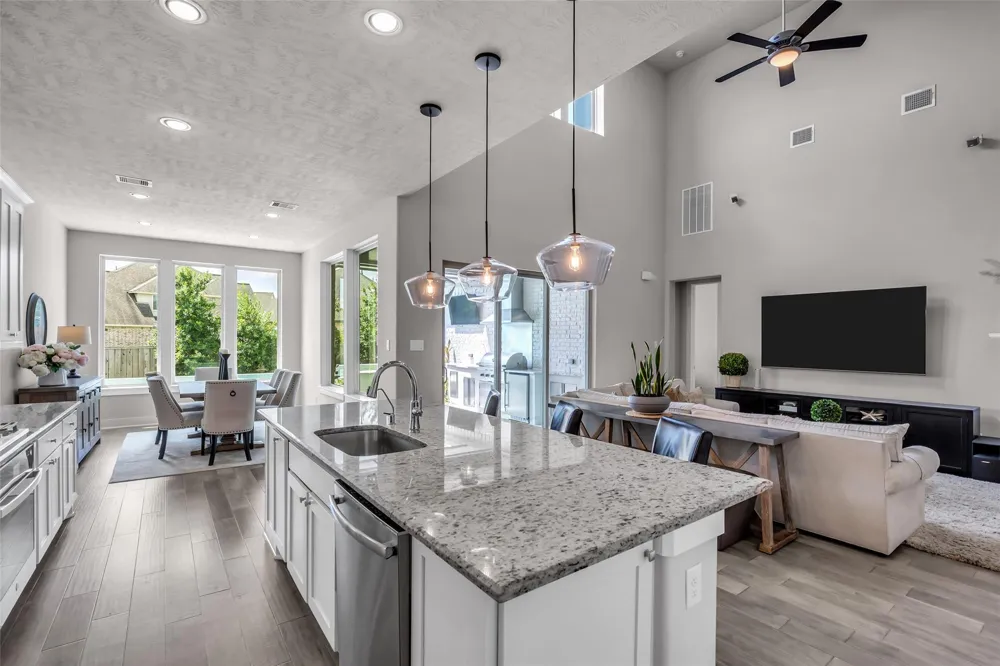 18 Botanical Vista Drive Tomball, TX 77375