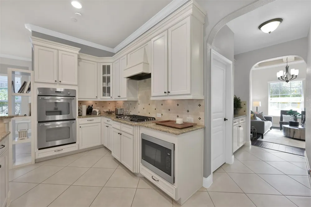 98 Lindenberry Circle The Woodlands, TX 77389
