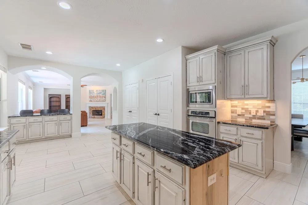 7 Stickley Court The Woodlands, TX 77382