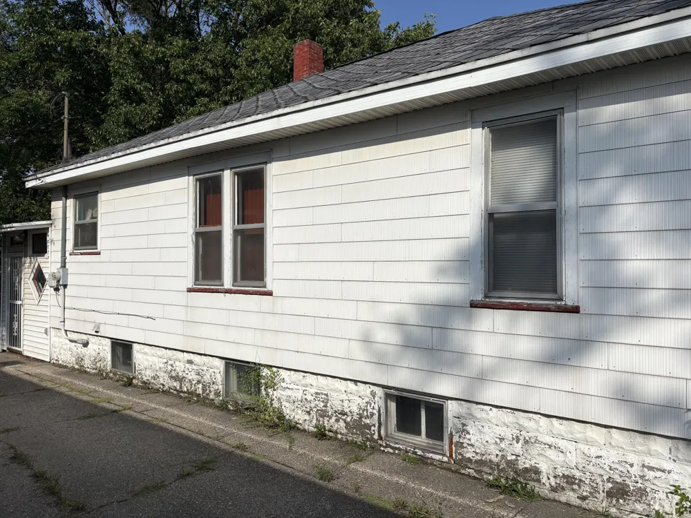 1106 E Laketon Avenue Muskegon, MI 49442