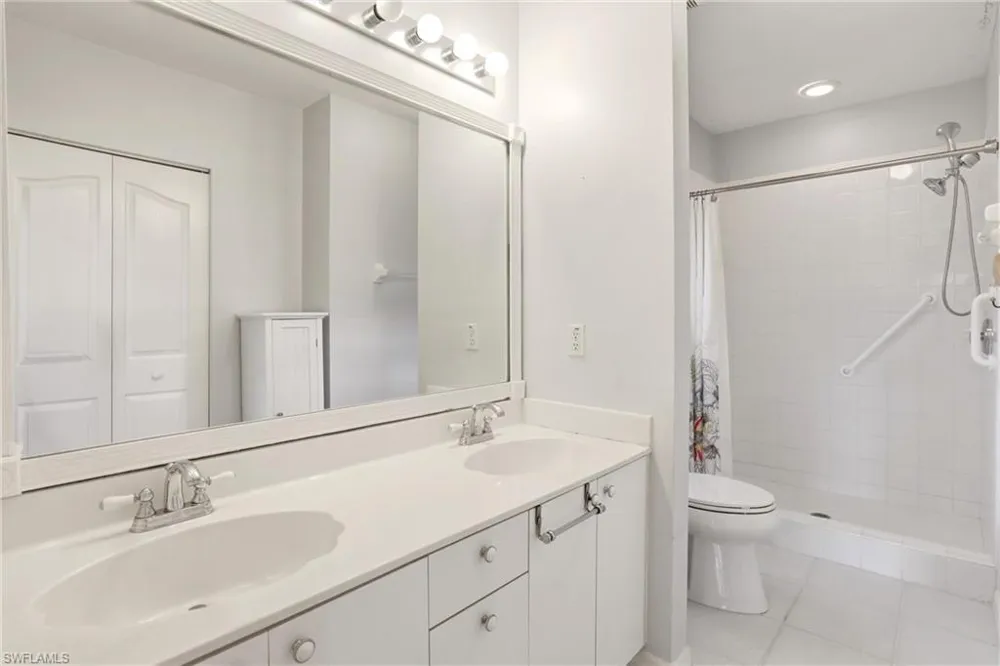 1723 Reuven Circle #2004 Naples, FL 34112