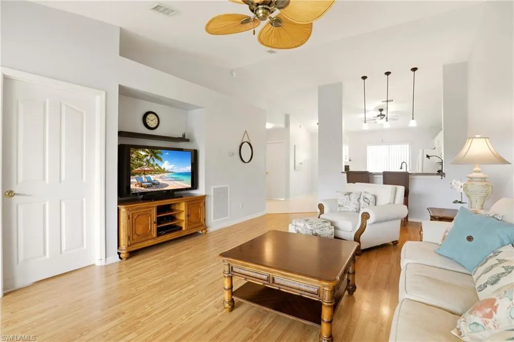 1723 Reuven Circle #2004 Naples, FL 34112