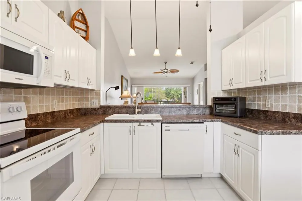 1723 Reuven Circle #2004 Naples, FL 34112
