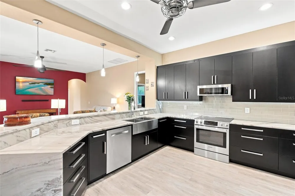 616 COUNTRY MEADOWS WAY Bradenton, FL 34212