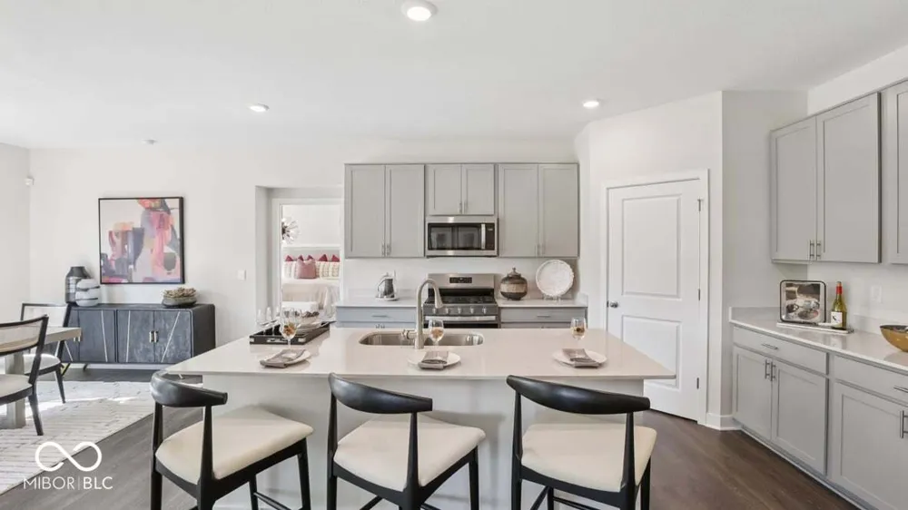 6101 Camarillo Drive Whitestown, IN 46075