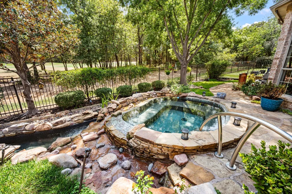 8424 Jefferson Way Lantana, TX 76226