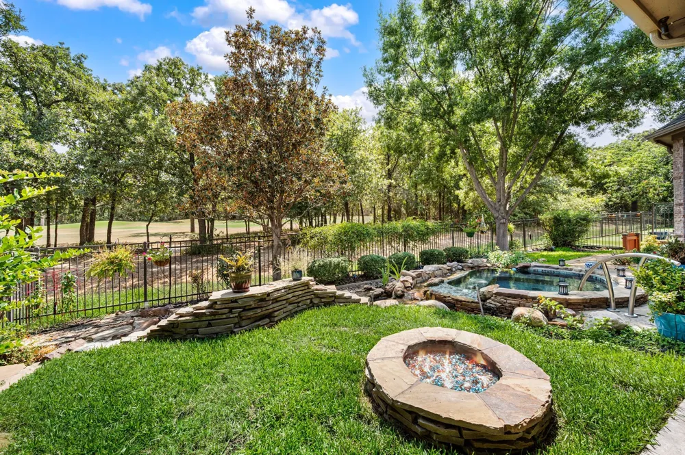 8424 Jefferson Way Lantana, TX 76226