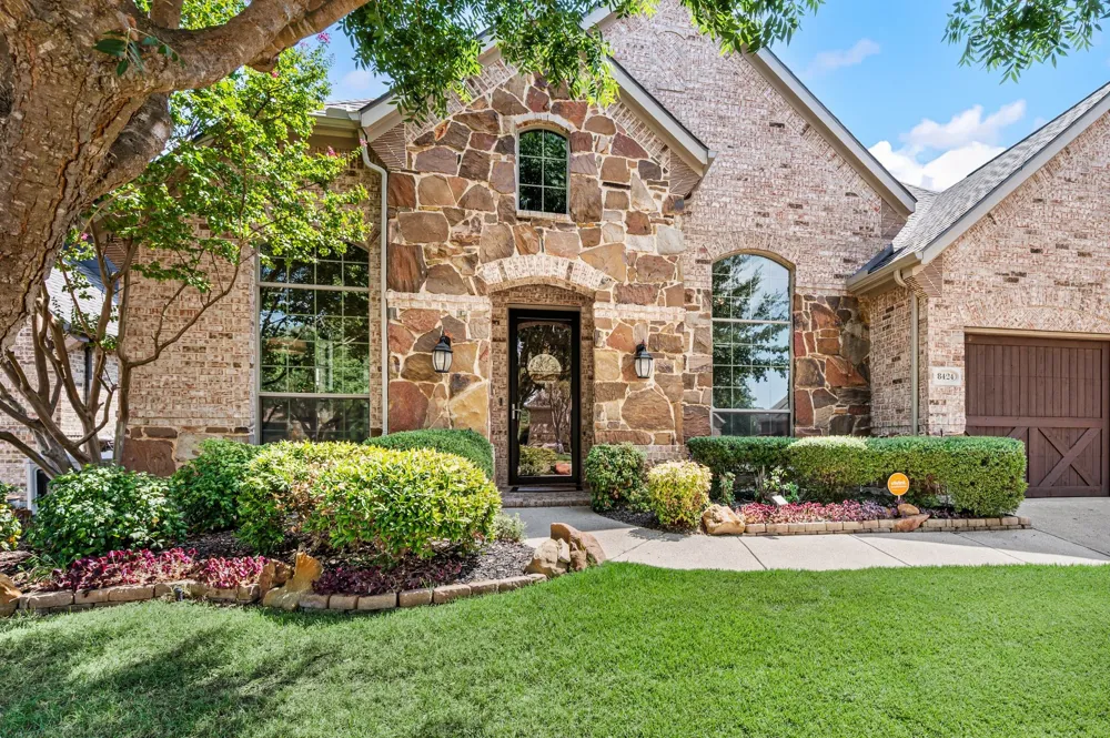 8424 Jefferson Way Lantana, TX 76226