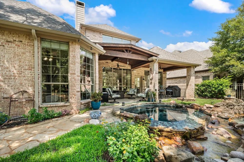 8424 Jefferson Way Lantana, TX 76226
