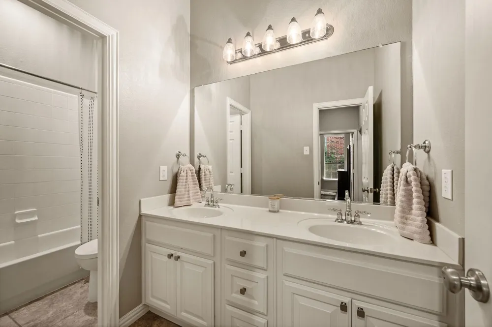 8424 Jefferson Way Lantana, TX 76226