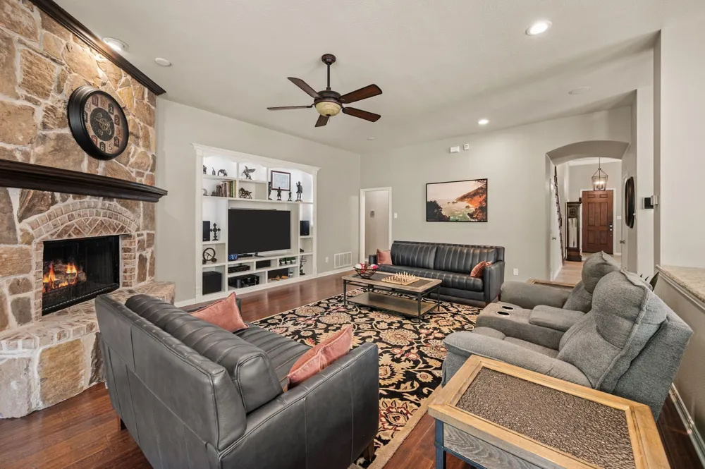 8424 Jefferson Way Lantana, TX 76226