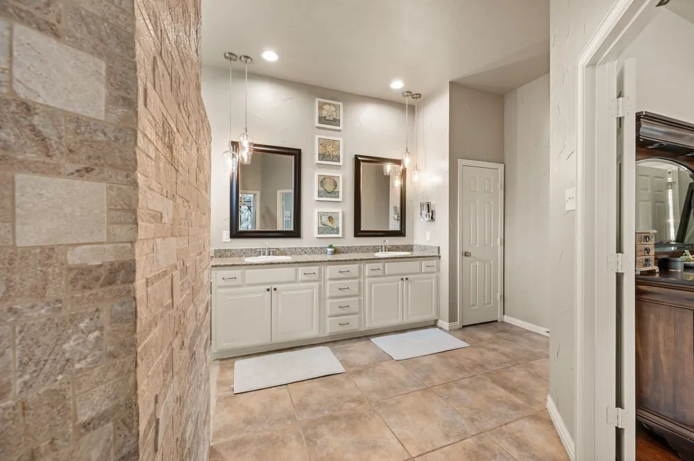 8424 Jefferson Way Lantana, TX 76226