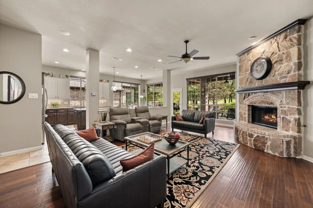 8424 Jefferson Way Lantana, TX 76226