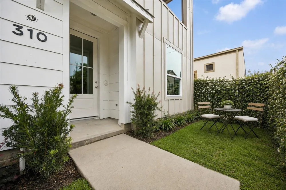 306 Fowler Street Houston, TX 77007