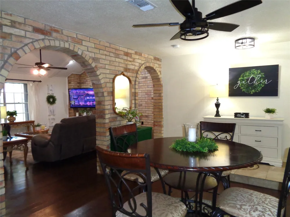2502 20th Street Texas City, TX 77590