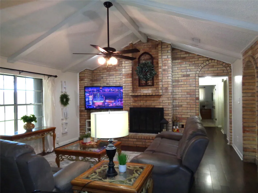 2502 20th Street Texas City, TX 77590
