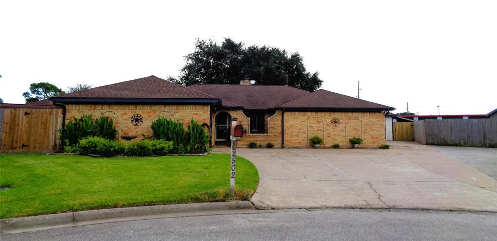 2502 20th Street Texas City, TX 77590