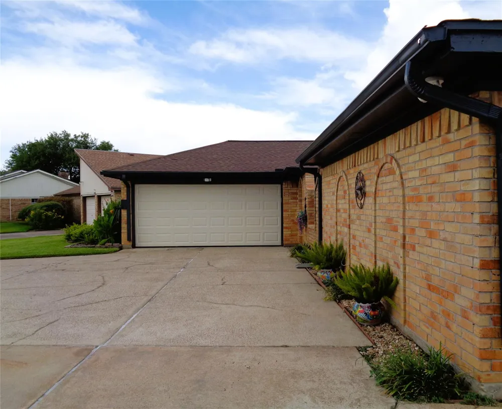 2502 20th Street Texas City, TX 77590