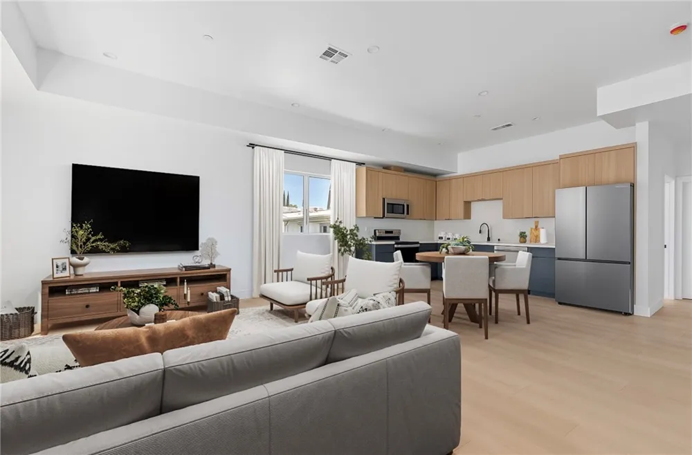 2637 S Garth #4 Los Angeles, CA 90034
