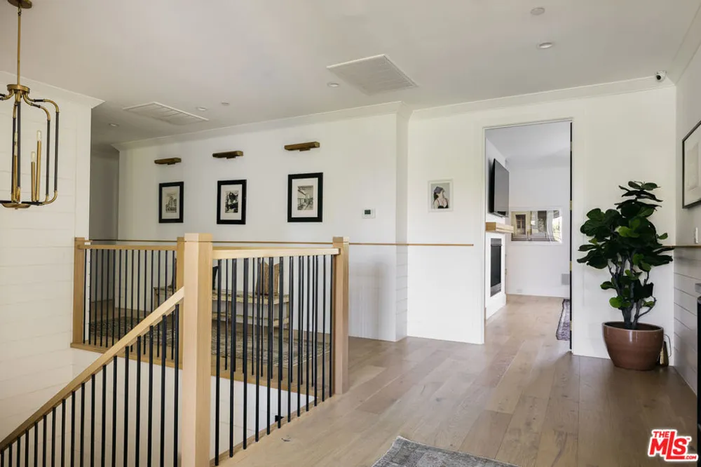 12406 Milbank Street Los Angeles, CA 91604