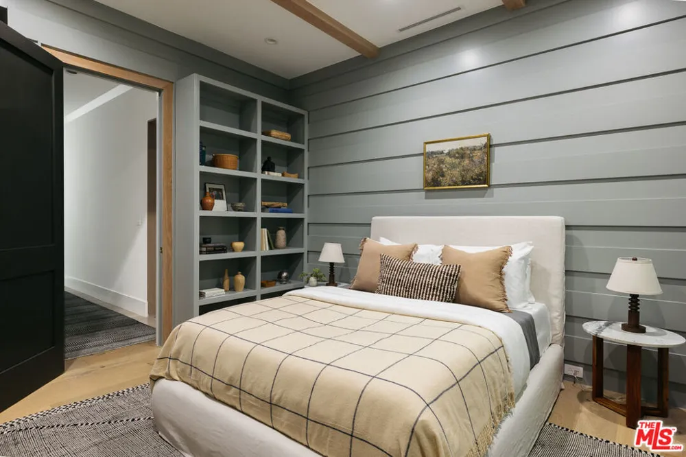 12406 Milbank Street Los Angeles, CA 91604