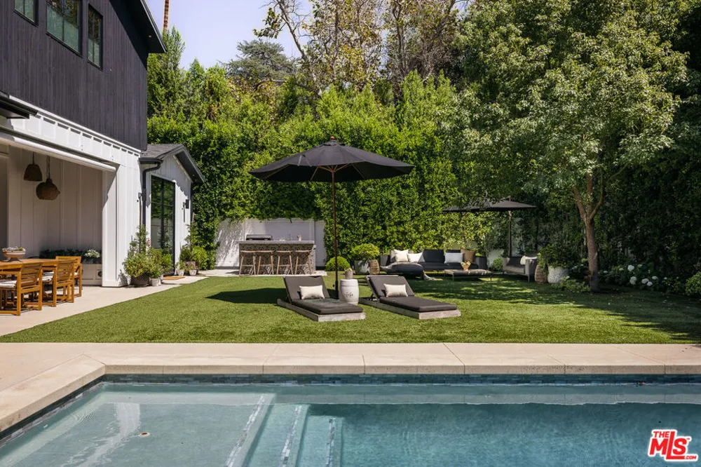 12406 Milbank Street Los Angeles, CA 91604