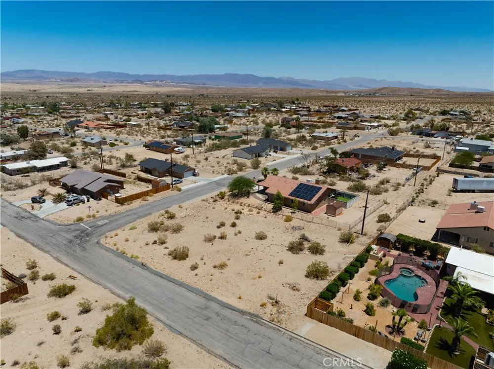 74811 Aladdin Drive 29 Palms, CA 92277