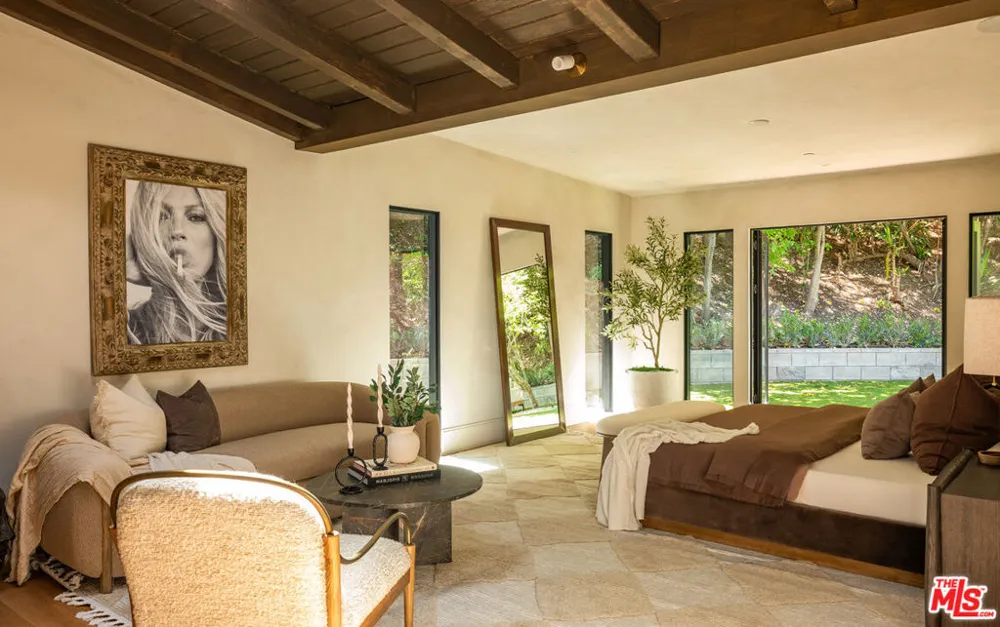 18001 Boris Drive Encino, CA 91316