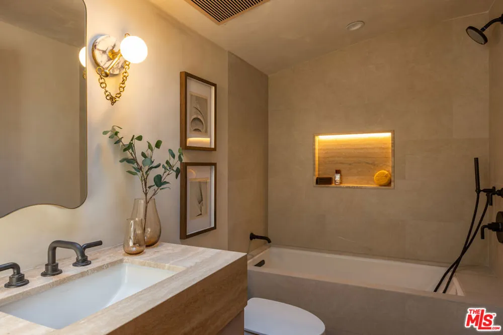 18001 Boris Drive Encino, CA 91316