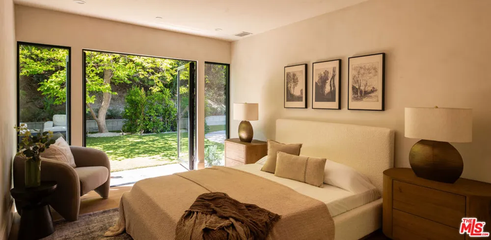 18001 Boris Drive Encino, CA 91316