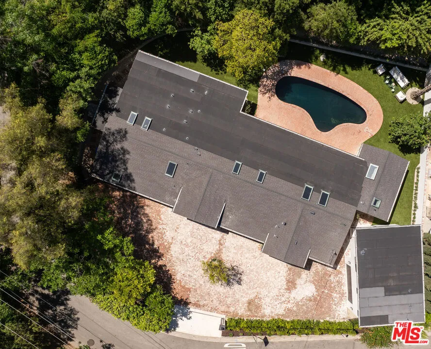 18001 Boris Drive Encino, CA 91316