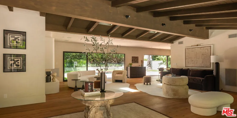 18001 Boris Drive Encino, CA 91316
