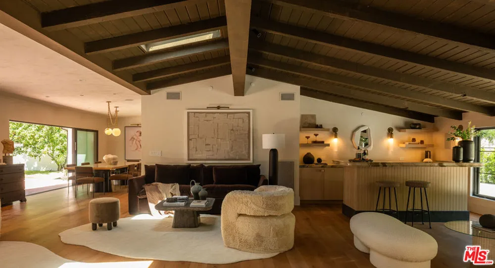 18001 Boris Drive Encino, CA 91316