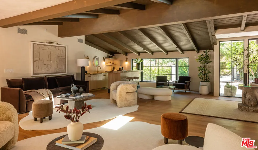 18001 Boris Drive Encino, CA 91316